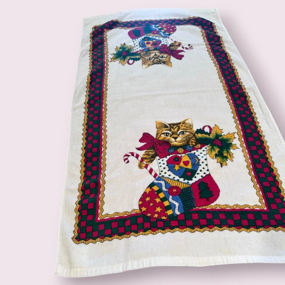Vintage Festive Cat Holiday Household Towel - White with Red & Green 22